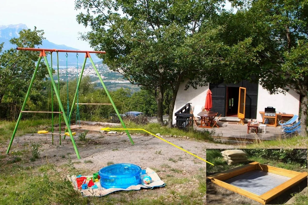 Maison Caille Embrun 0*,